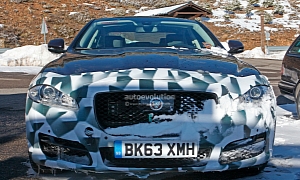 2015 Jaguar XJ Facelift Spied up Close