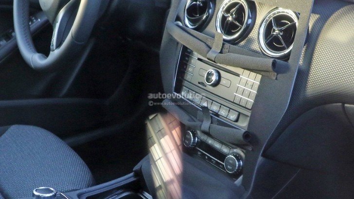 2015 Mercedes-Benz A-Class Facelift Spyshots
