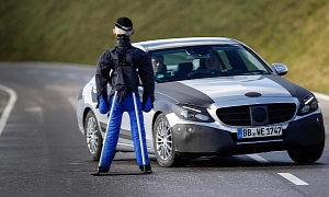 2015 Mercedes-Benz C-Class W205 Active Safety Features Revealed