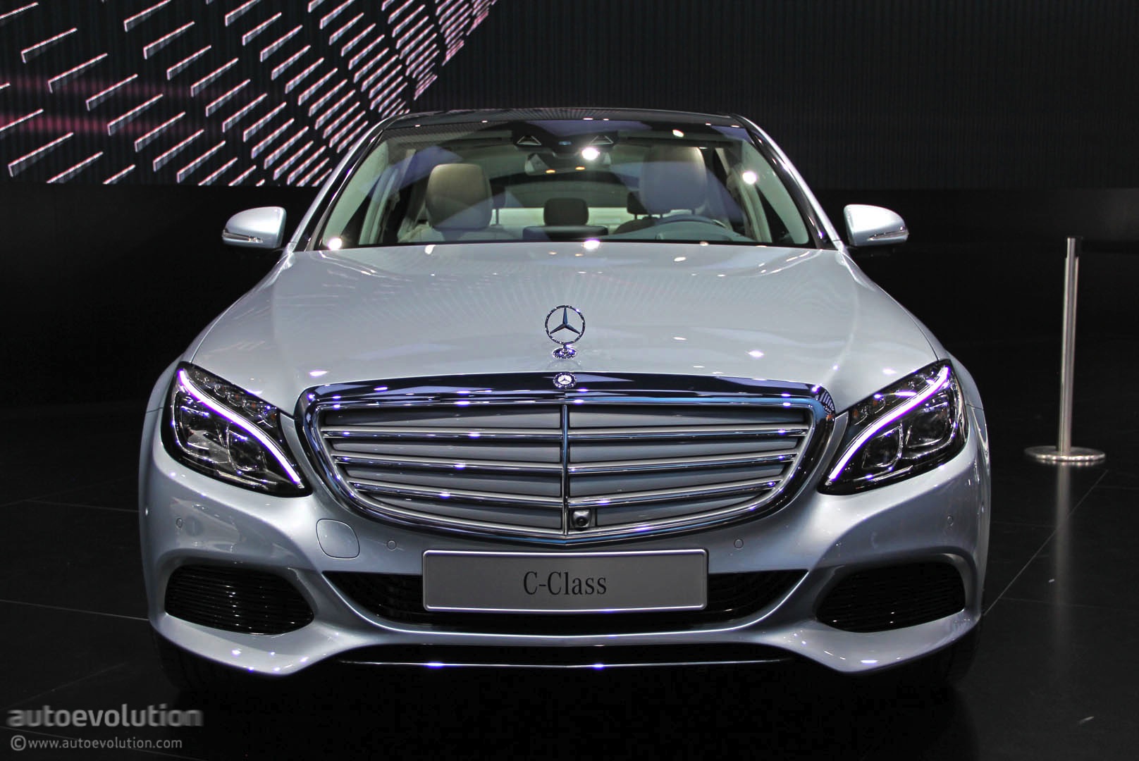 2015 Mercedes C-Class Takes a Luxury Lead in Detroit [Live Photos] -  autoevolution