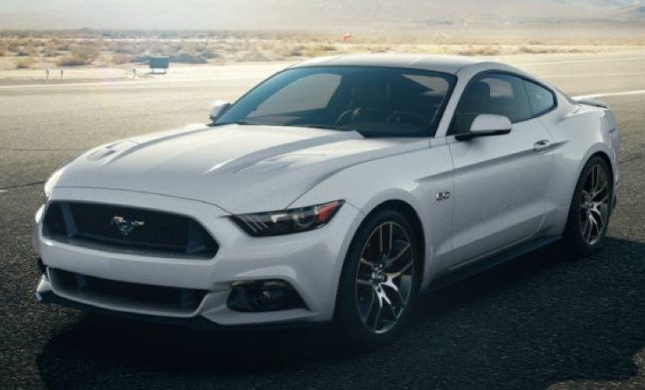 2015 Ford Mustang in Oxford White