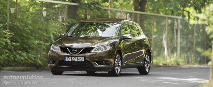 2015 Nissan Pulsar Tested: Talking About Space