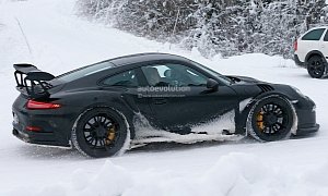 2015 Porsche 911 GT3 RS Spied Playing in the Snow