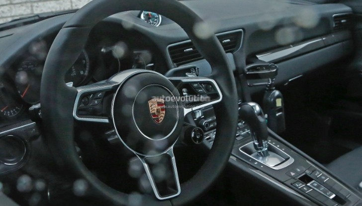 2015 Porsche 911 Turbo Facelift Steering wheel