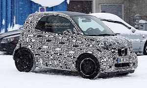 2015 smart fortwo With Lighter Camo Spotted in Sweden