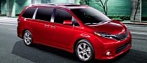 2015 Toyota Sienna Gets Unveiled over the Internet
