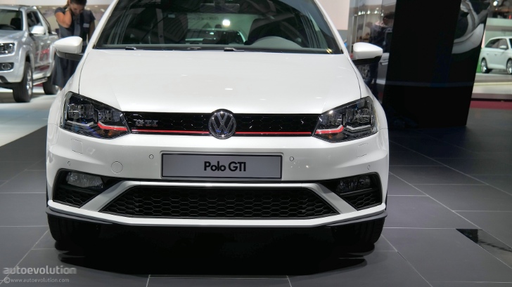 2015 Volkswagen Polo GTI Live Photos @ Paris 2014