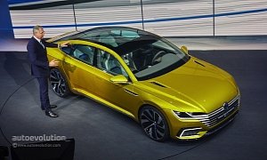 2015 VW Sport Coupe Concept GTE Revealed with V6 Turbo, Hybrid AWD <span>· Video</span> , Live Photos