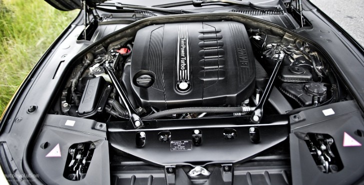 BMW 740d Engine Cover