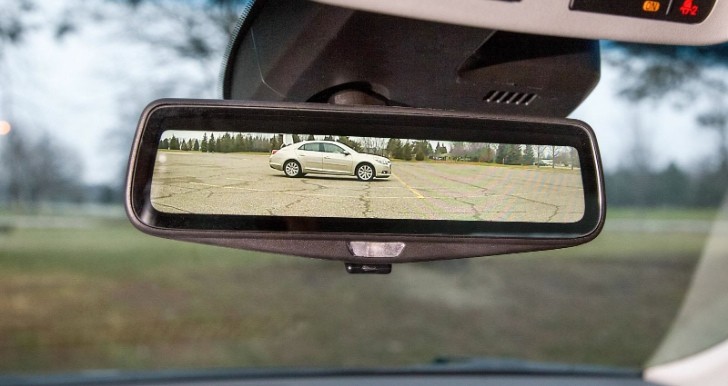 2016 Cadillac CT6 to Debut High-res Video on rearview Mirror