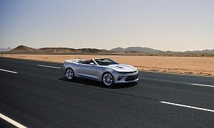 2016 Chevrolet Camaro Convertible Revealed, Has a Smarter Roof