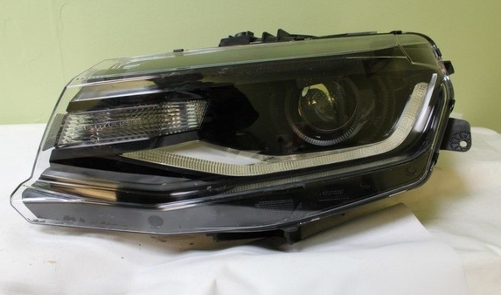 2016 Chevrolet Camaro Headlight