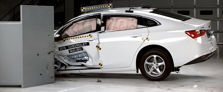 2016 Chevrolet Malibu crash test