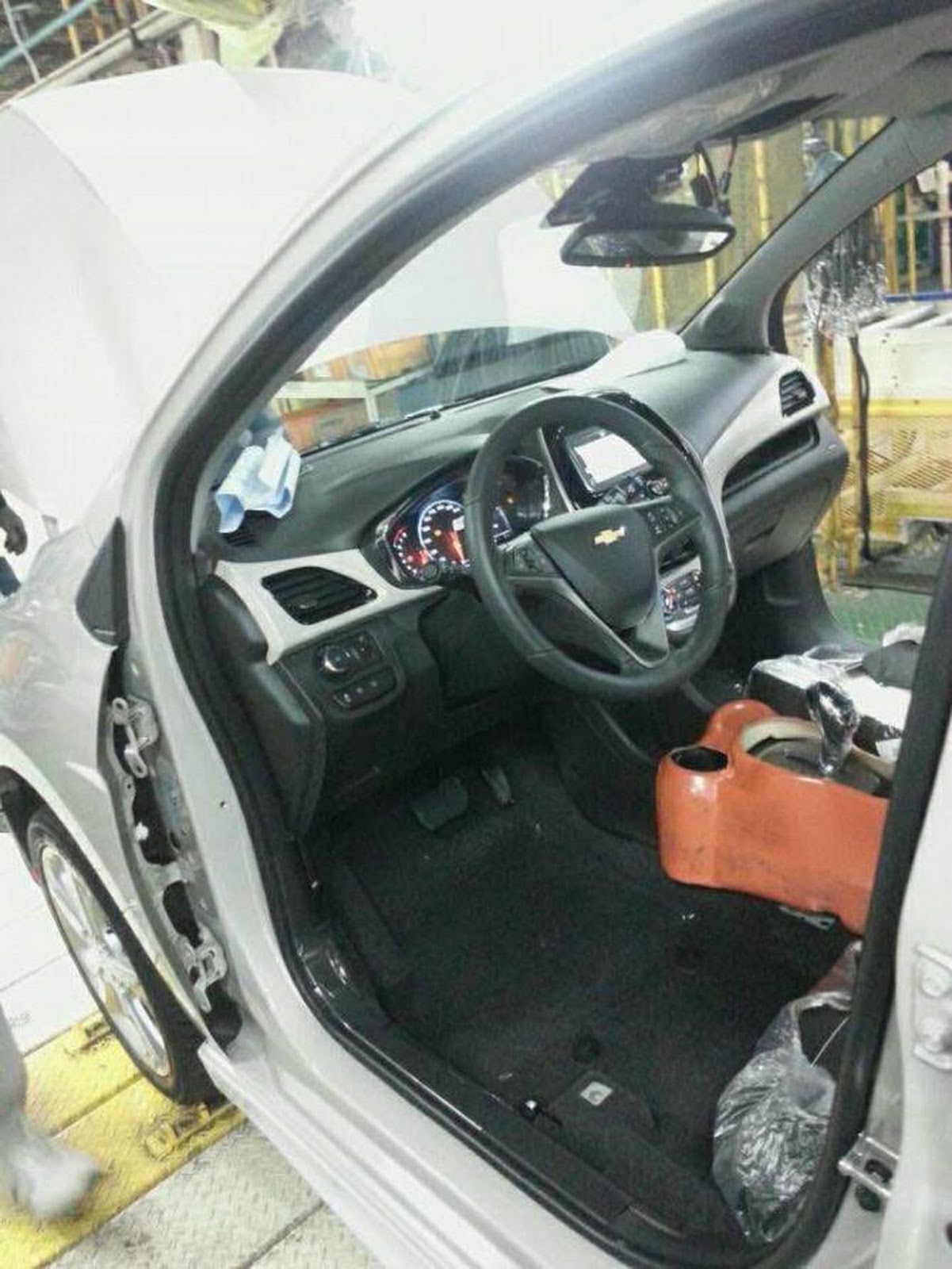 2016 Chevrolet Spark Reveals Its Interior Before April Debut