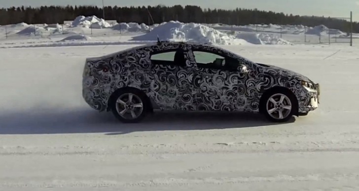 2016 Chevy Volt Drives On Snow and Ice 