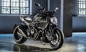 2016 Ducati Diavel Carbon Is a Darkened Beast from Hell, But Looks Sweet