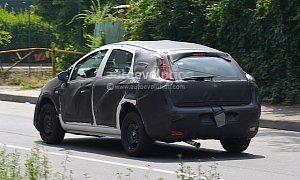 2016 Fiat Bravo Replacement Spied in Italy Dressed in Grande Punto Clothes