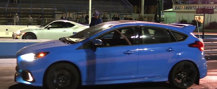 2016 Ford Focus RS goes drag racing