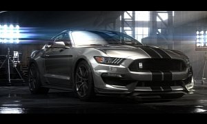 2016 Ford Shelby GT350 Mustang Breaks Cover <span>· Video</span>