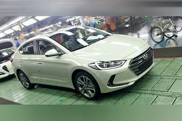 2016 Hyundai Elantra Shows Face And Interior In Leaked