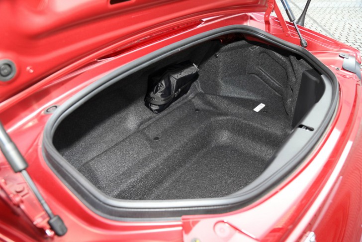 2016 Mazda MX-5 Miata cargo capacity