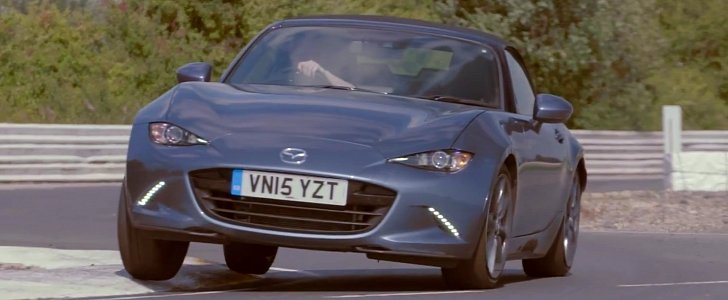2016 Mazda MX-5 Takes on Toyota GT 86 in Track Battle