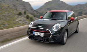 2016 MINI JCW Gets Detailed and First Reviews