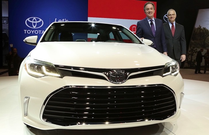 2016 Toyota Avalon unveiled at Chicago