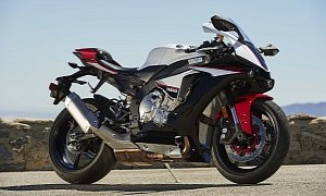 2016 Yamaha YZF-R1S Is a Superbike for Budget-Oriented Riders