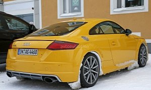 2017 Audi TT RS Spy Photos Reveal Manual Gearbox for the First Time