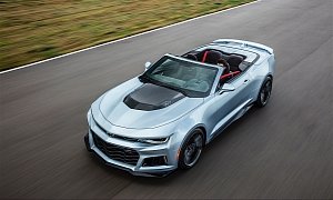 2017 Chevrolet Camaro ZL1 Convertible Brings Its Soft Top in New York