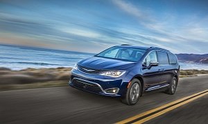 2017 Chrysler Pacifica Wins North American Utility Vehicle of the Year Award