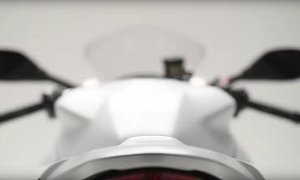 2017 Ducati 939 SuperSport Teased, To Debut at INTERMOT
