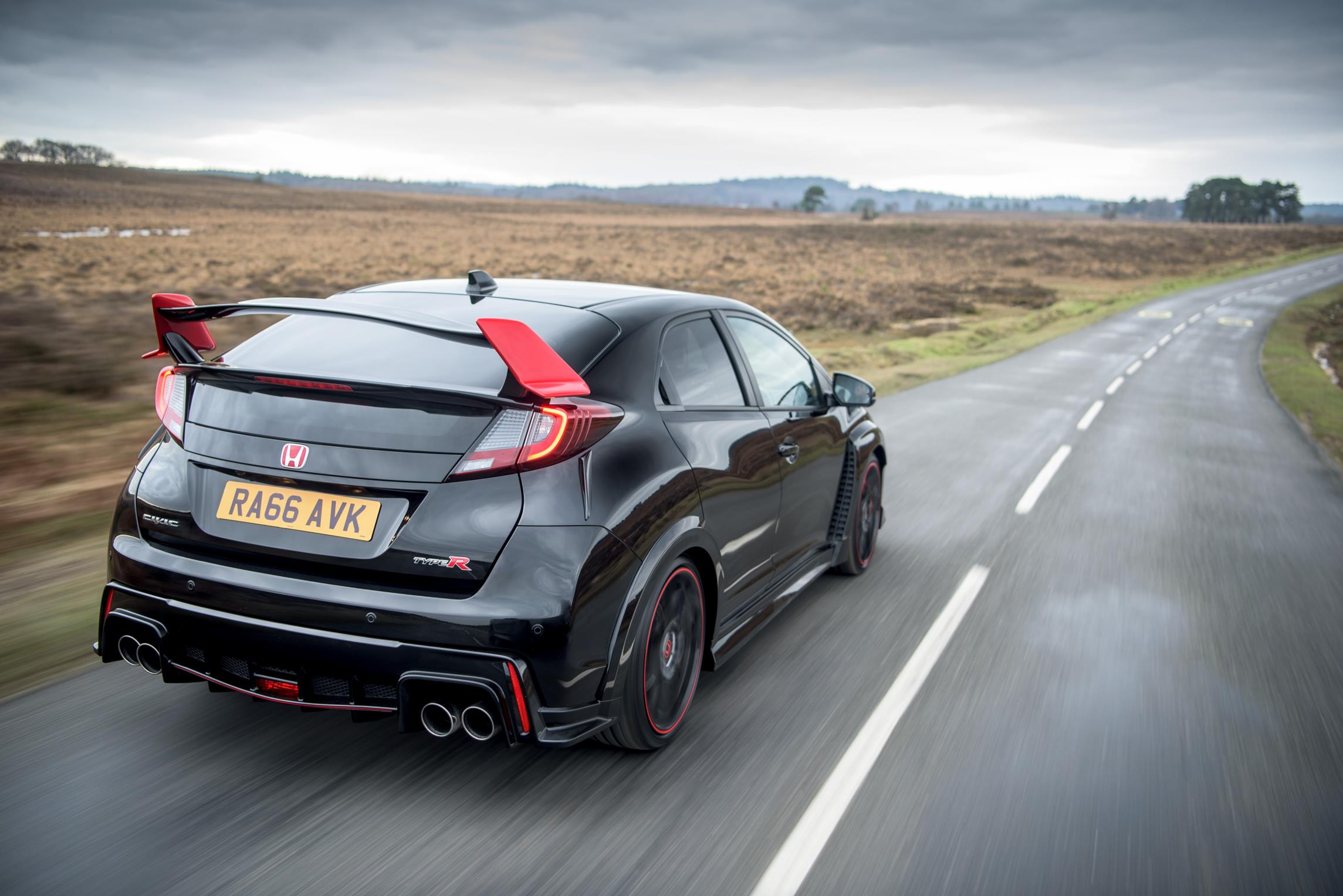 2017 Honda Civic Type R Black Edition Limited To 100 Examples Autoevolution