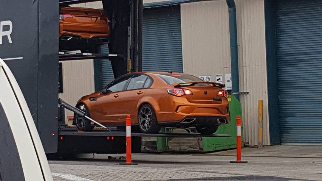 17 Hsv Gts R W1 Spied Uncamouflaged Looks Like It S Packing The Ls9 V8 Autoevolution