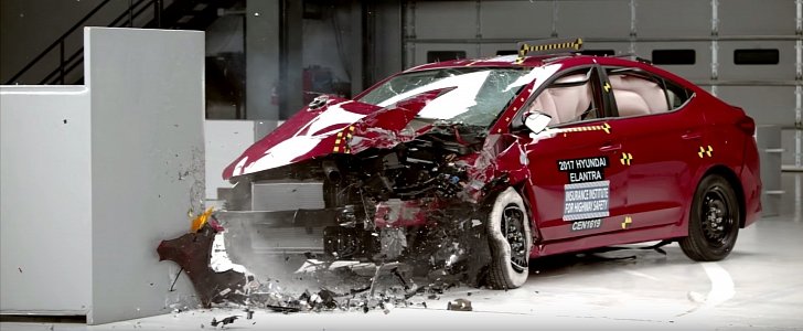2017 Hyundai Elantra crash test