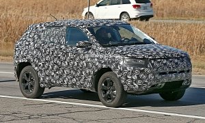 2017 Jeep Compact CUV Spied, to Replace Both Patriot and Compass Next Year