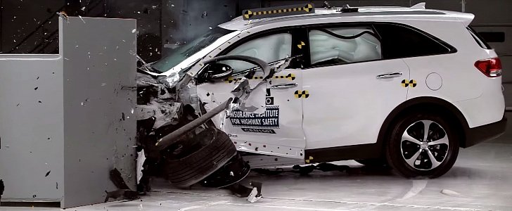 2017 Kia Sorento IIHS crash test