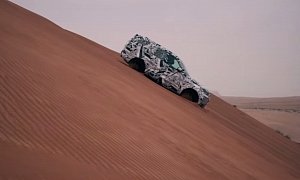 2017 Land Rover Discovery 5 Proves It Can Off-Road in Teaser Videos