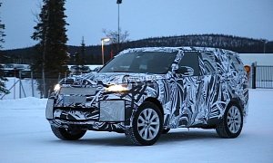 2017 Land Rover Discovery Camouflages Even Better During Winter Testing