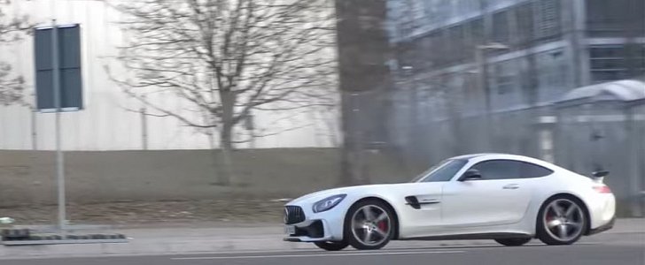 2017 Mercedes-AMG GT R in German traffic
