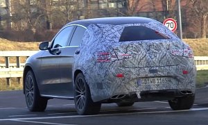 2017 Mercedes-Benz GLC450 AMG Coupe Sounds Its V6 Engine and Sports Exhaust