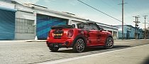 2017 MINI Cooper S Almost Becomes a JCW at the Essen Motor Show