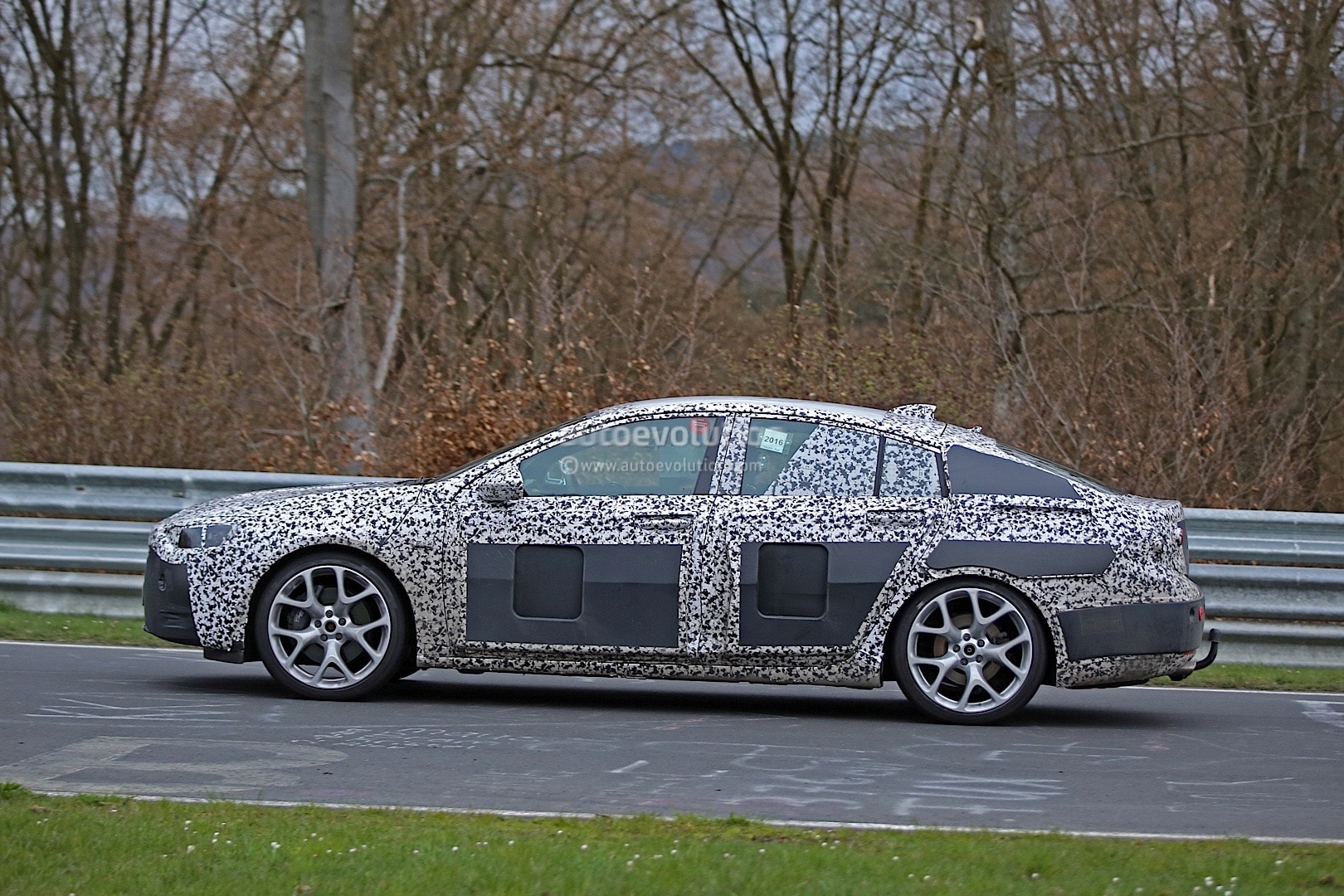 Opel Spied, Has OPC Wheels and Cadillac Brake - autoevolution