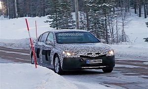 2017 Opel Insignia Spied, Looks like It Hit the Gym