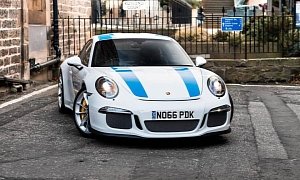 2017 Porsche 911 R in White with Blue Stripes Has PDK-Hating License Plates