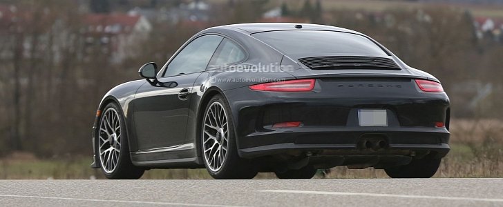 2017 Porsche 911R spied
