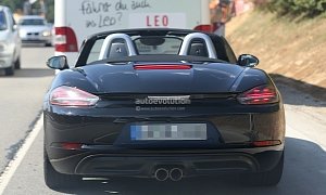 2017 Porsche Boxster Facelift Revealed in Latest Spyshots, Has Cayenne-Like Taillight Graphics