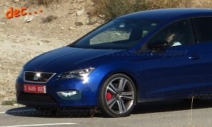 2017 SEAT Leon Cupra Facelift Spied Testing With Minimal Camo