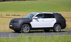 2017 Volkswagen 7-Seater US Market SUV Spied Testing Its Extended Golf Platform